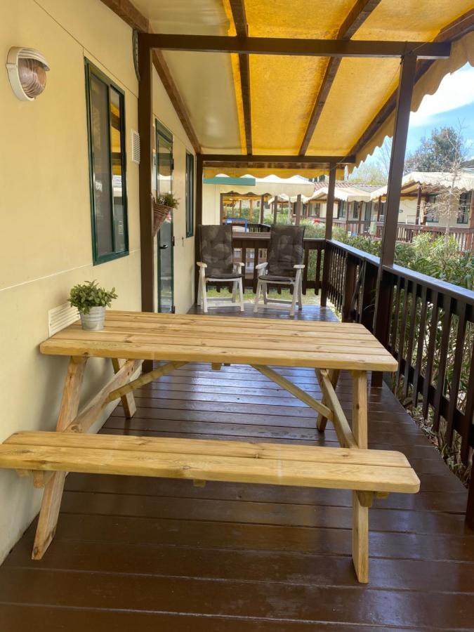 Comfortabele Familie Chalets Met Veranda Incl Airco Dichtbij Zee! Viareggio Luaran gambar